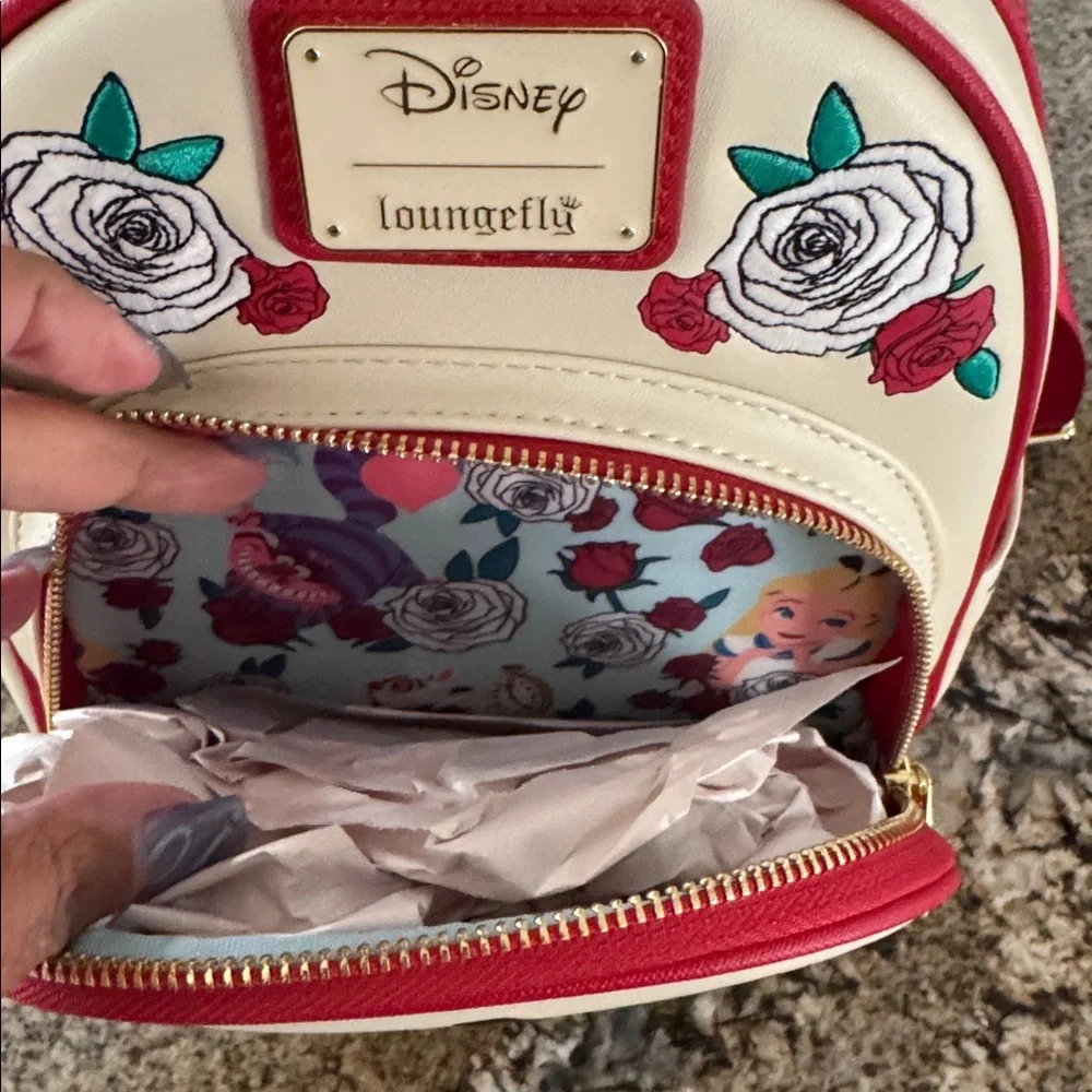 ALICE IN WONDERLAND COLOR CHANGING ROSES BACKPACK - Picture 4 of 6